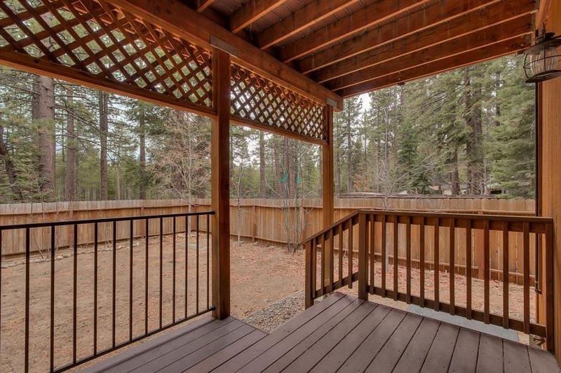 Lake Tahoe Vacations - Lukins Lodge By The Lake Hot Tub - Property Image 2