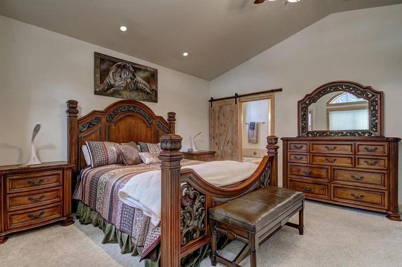 Lake Tahoe Vacations - Lukins Lodge By The Lake Hot Tub - Property Image 10