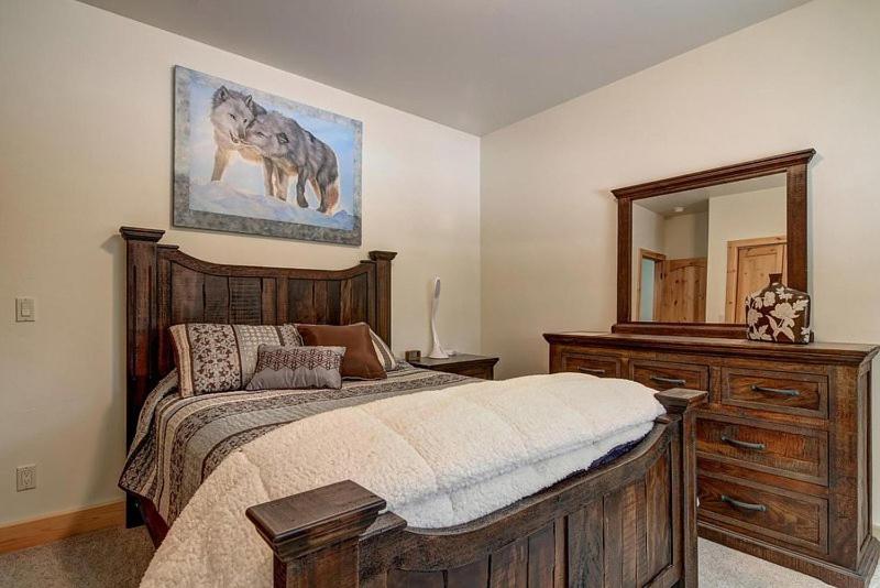 Lake Tahoe Vacations - Lukins Lodge By The Lake Hot Tub - Property Image 3