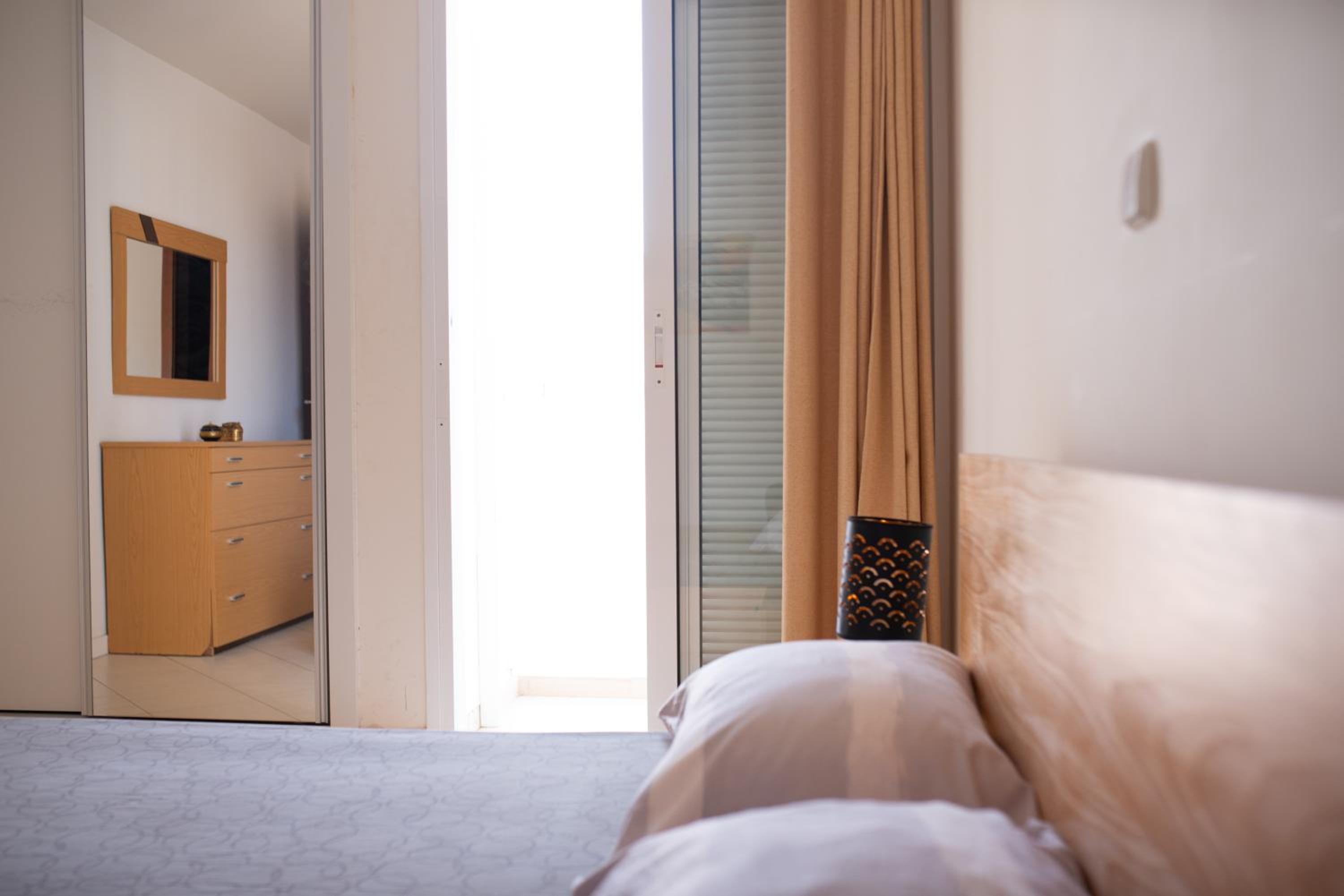 2 bdr cozy beachside apartment, Copacabana - LCGR