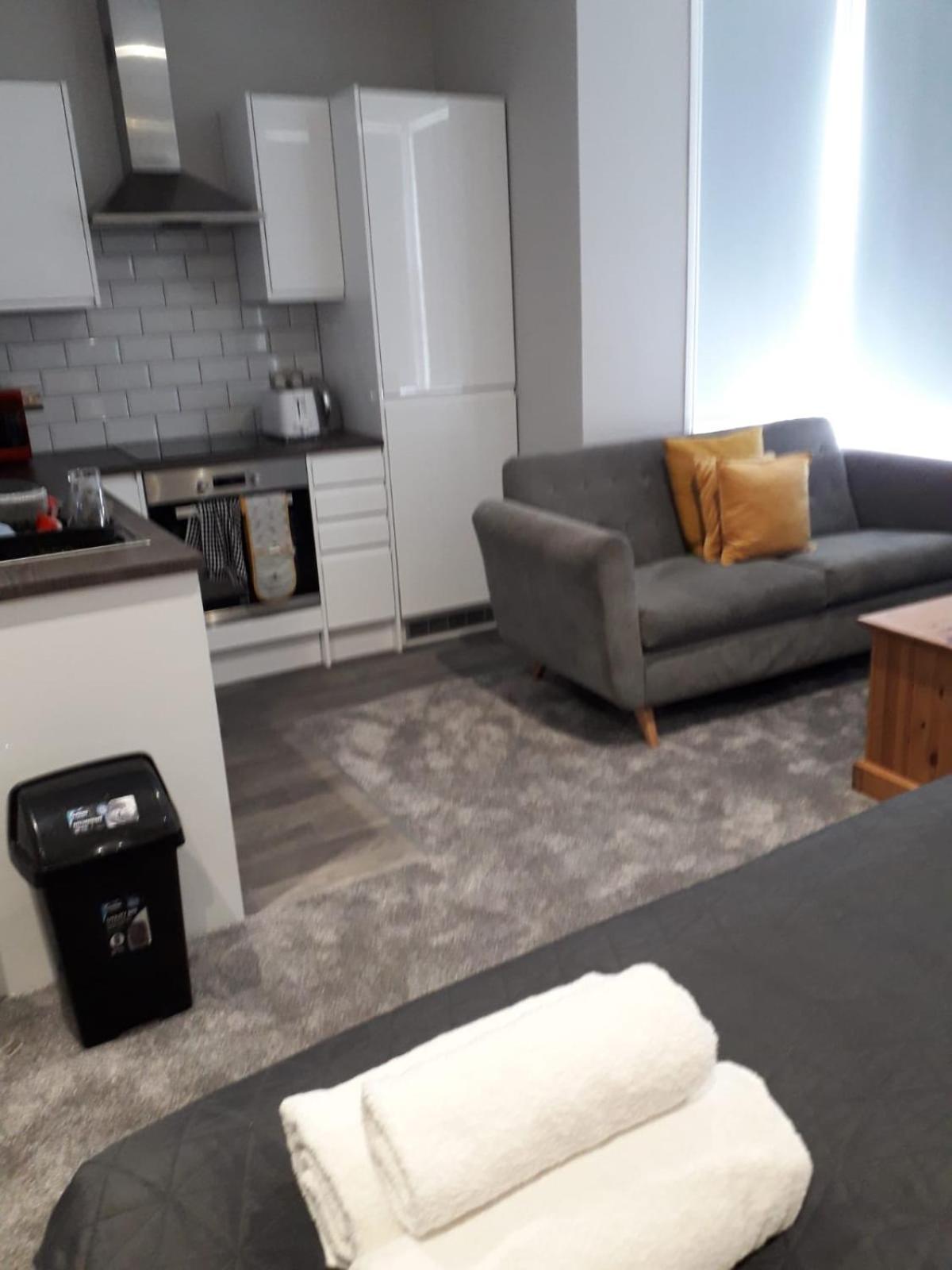 Boutique Maidstone Gem - Sleeps 2 view 3