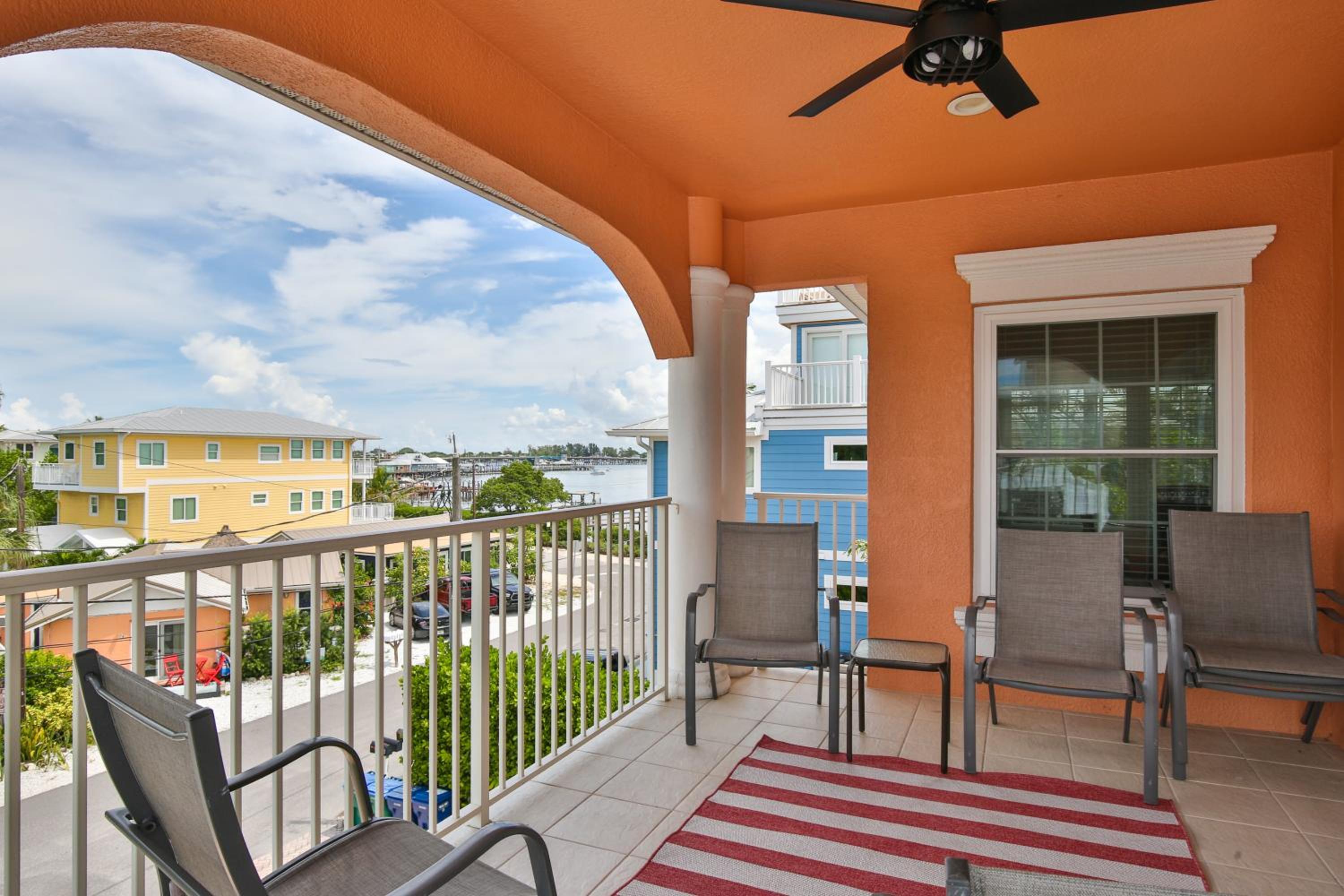 Hibiscus Hideaway B - Top Floor Unit view 2
