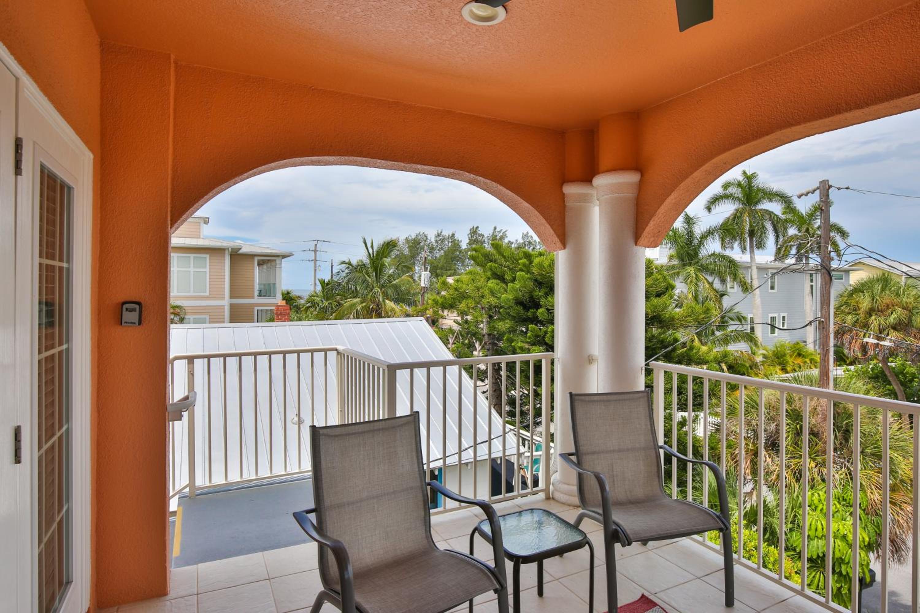 Hibiscus Hideaway B - Top Floor Unit view 3