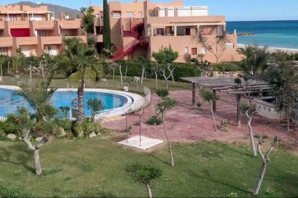 Estudio en Urbanización naturista con piscina junto al mar