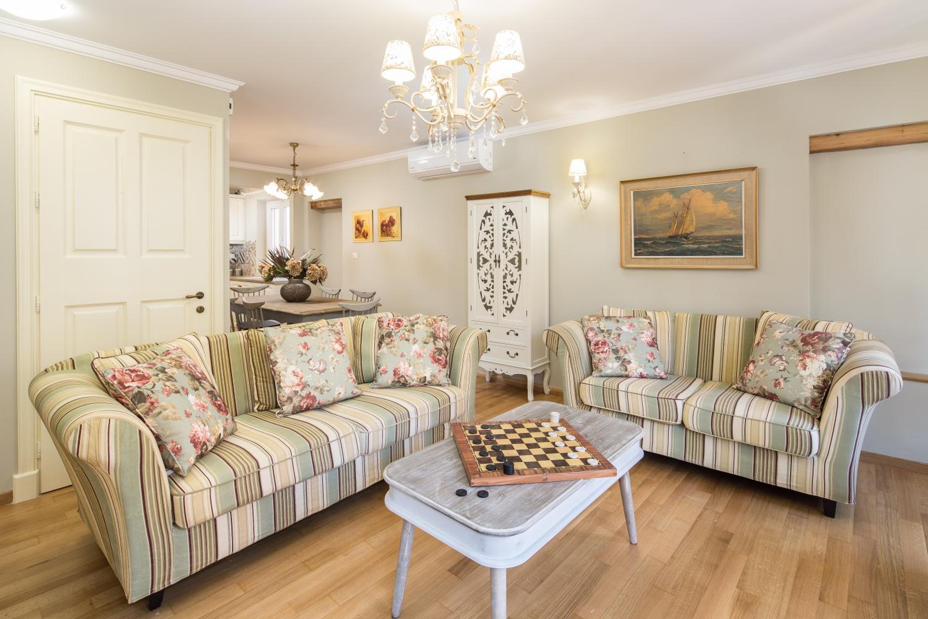 Alexandras Downtown Penthouse