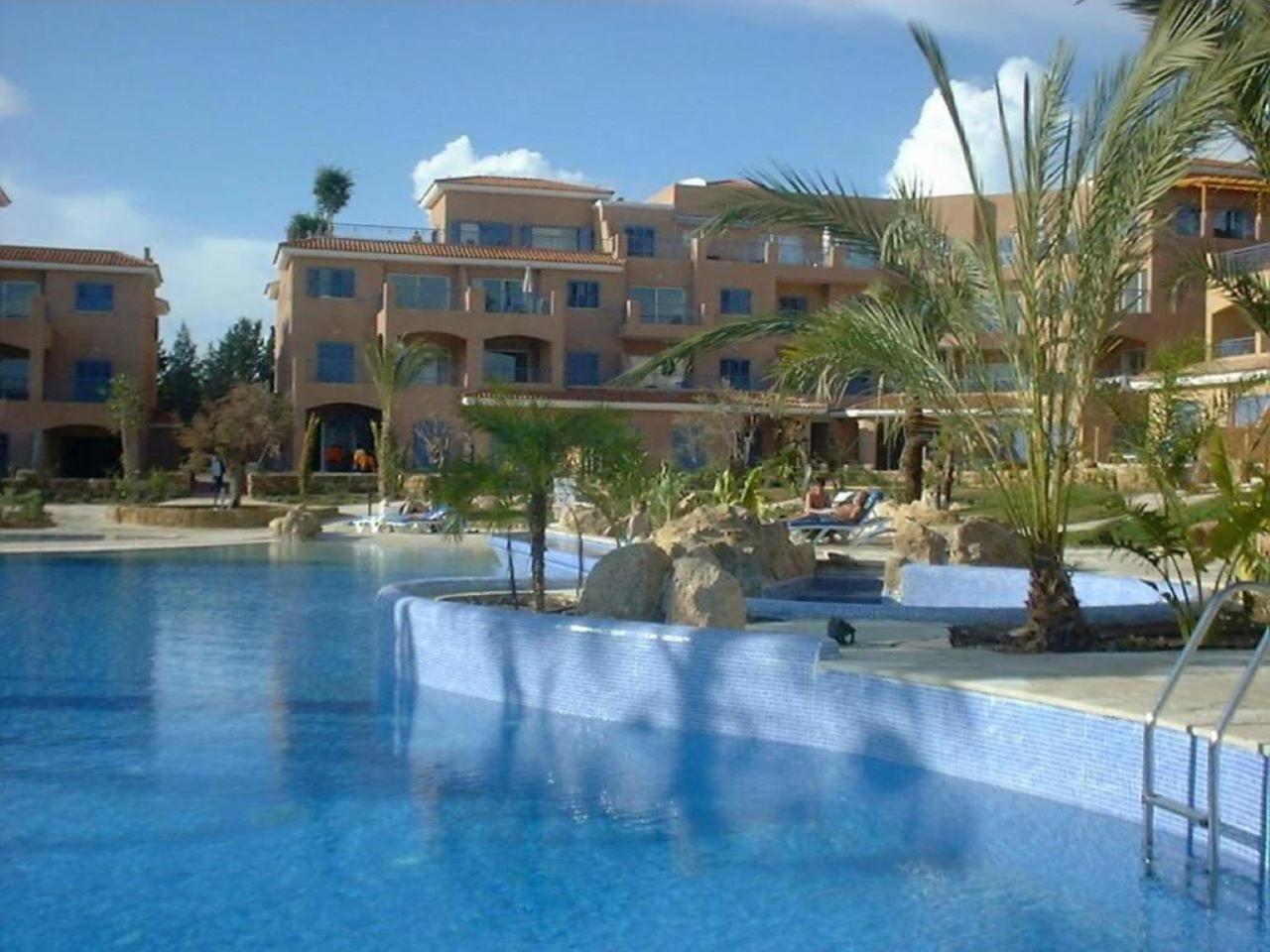 H&O Limnaria Elegance Pool View Apartment