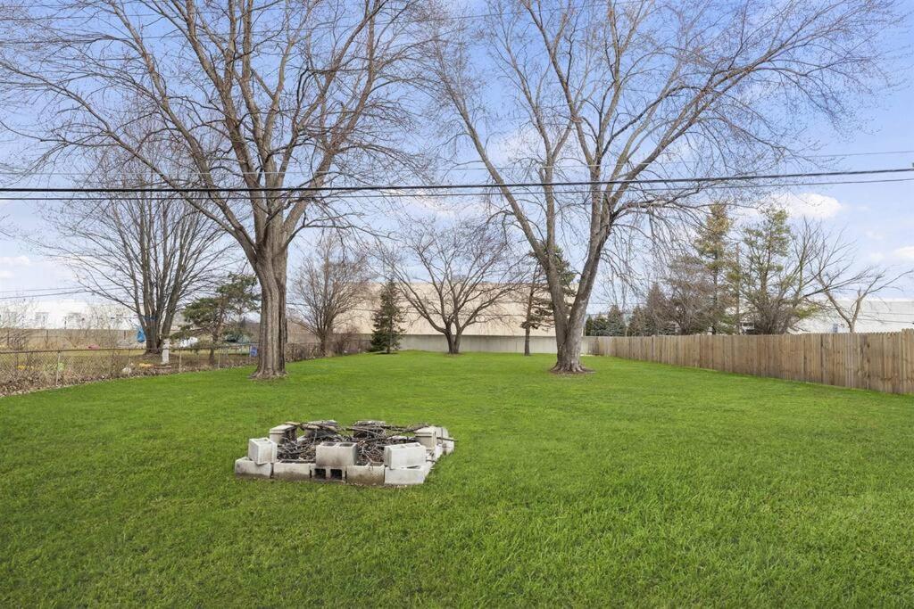 Great Location! Cozy Home with Huge Backyard view 5