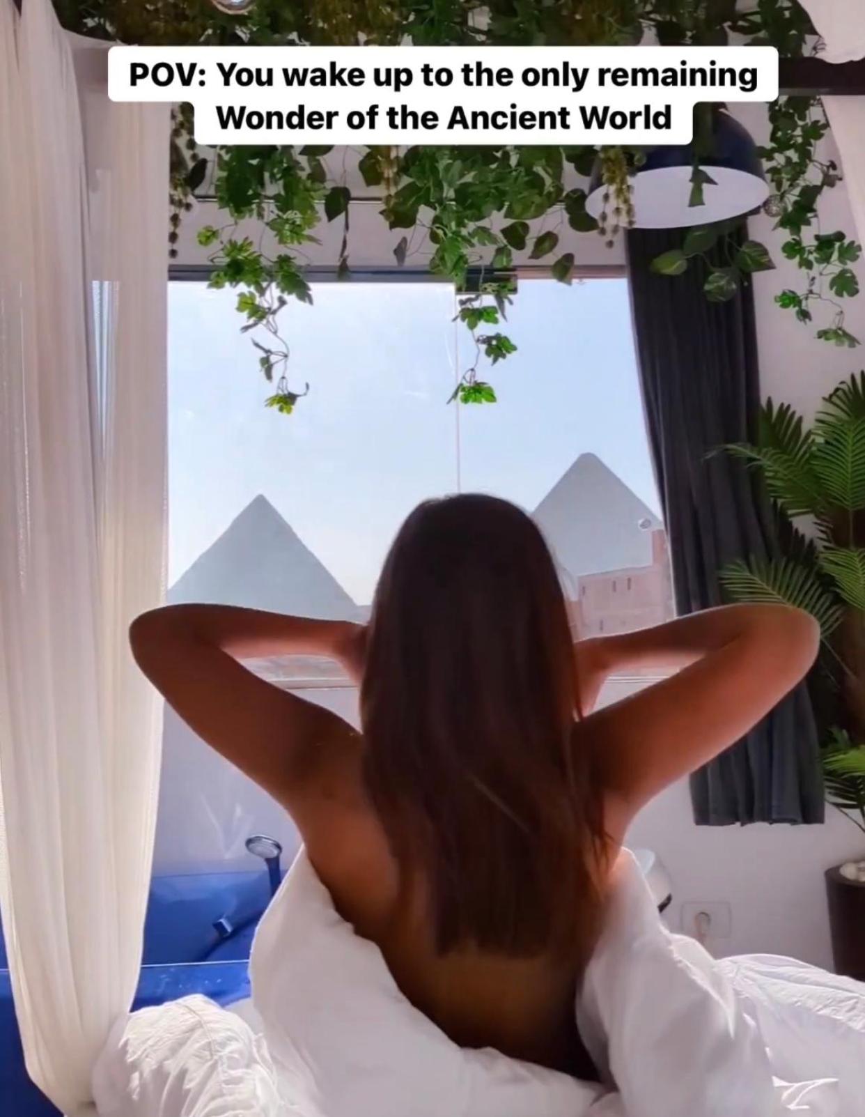 Pharaoh jacuzzi pyramids view