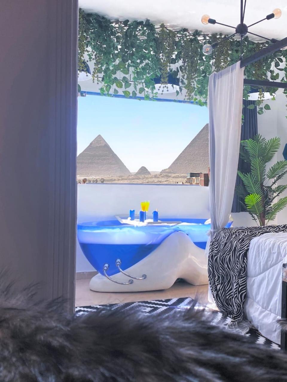 Pharaoh jacuzzi pyramids view