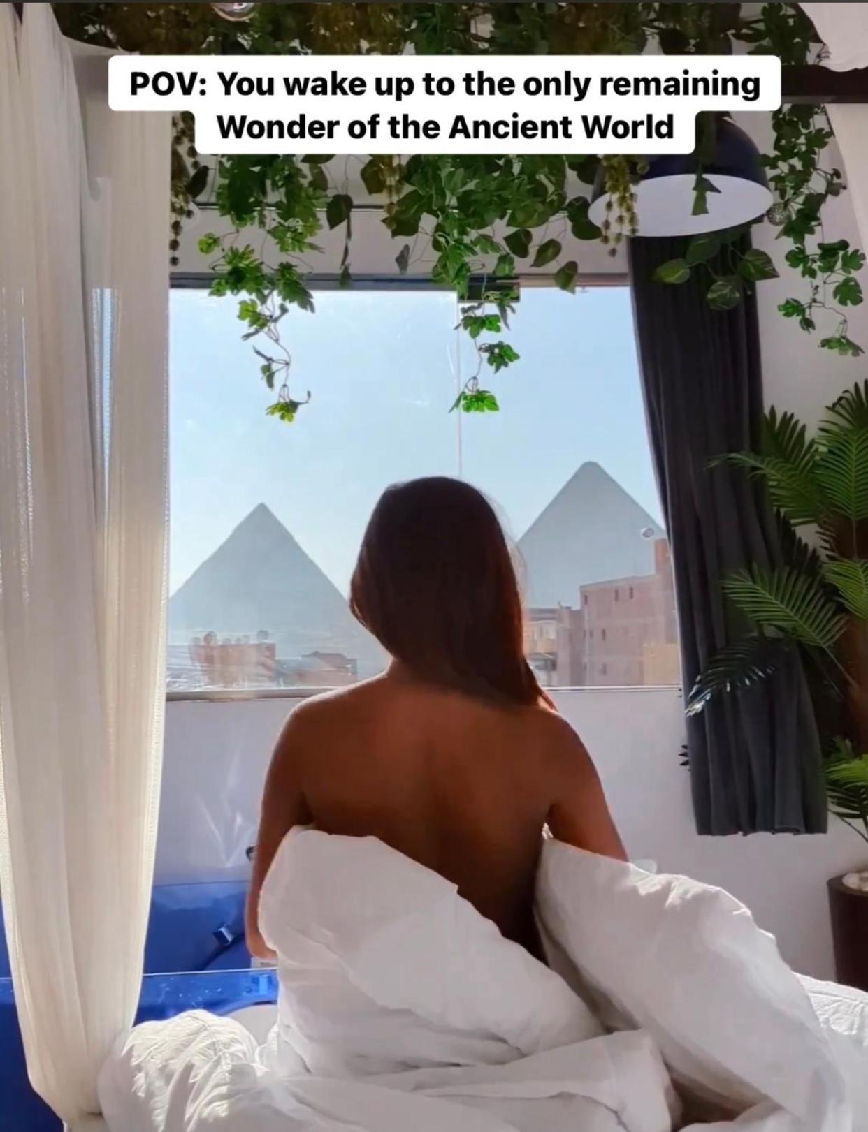 Pharaoh jacuzzi pyramids view