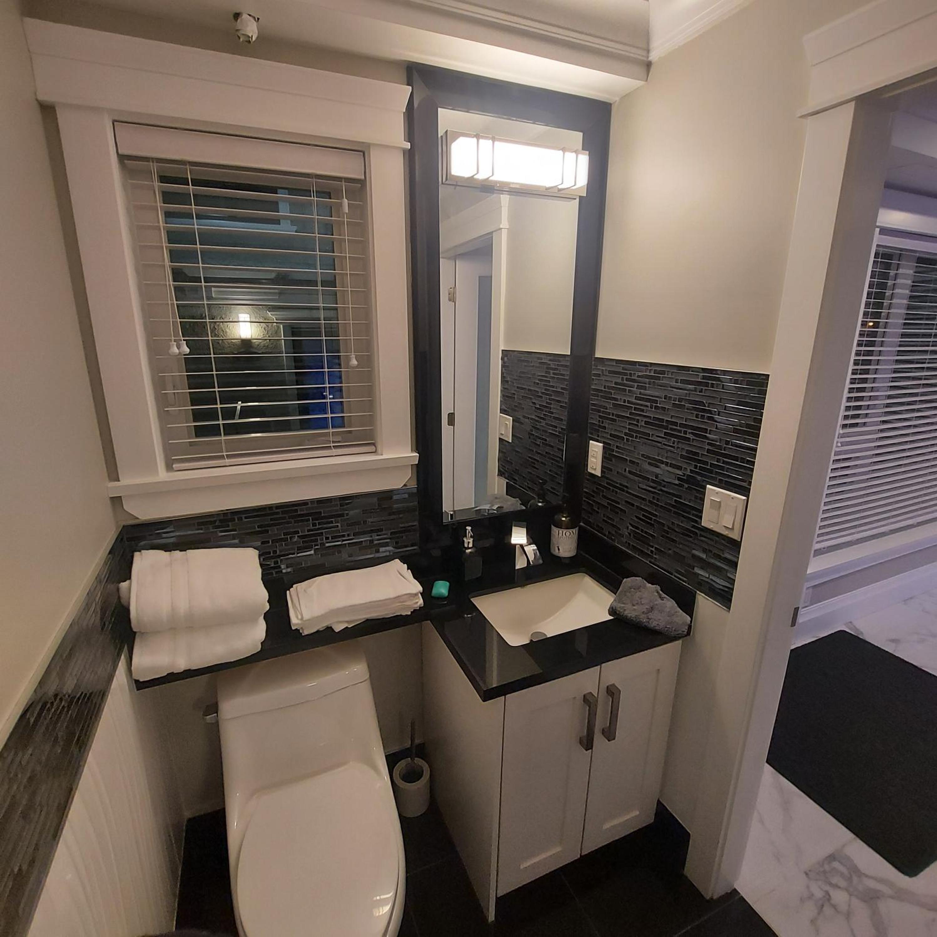 Beautiful Bright 3 Bed Townhouse