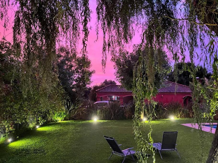 Casa con piscina privada climatizada e iluminada en exclusivo Golf Country Club Campo de Golf de 18 hoyos Piscina cubierta climatiza del club Canchas de fu