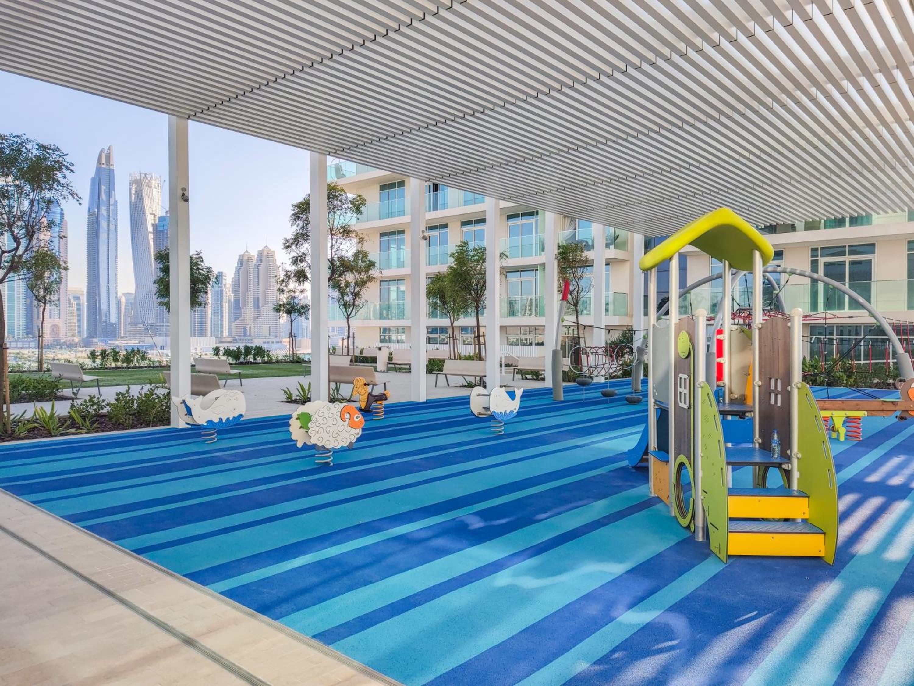 Maison Privee - Deluxe 3BR Apt with Dubai Marina Vws & Beach Access