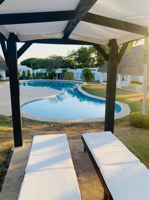 Enjoy a beautiful beach house in Panamá