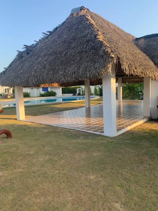 Enjoy a beautiful beach house in Panamá