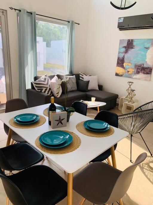 Enjoy a beautiful beach house in Panamá
