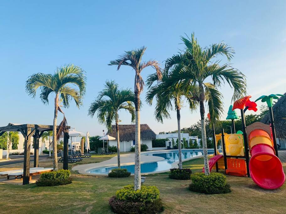 Enjoy a beautiful beach house in Panamá
