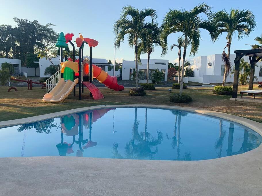 Enjoy a beautiful beach house in Panamá
