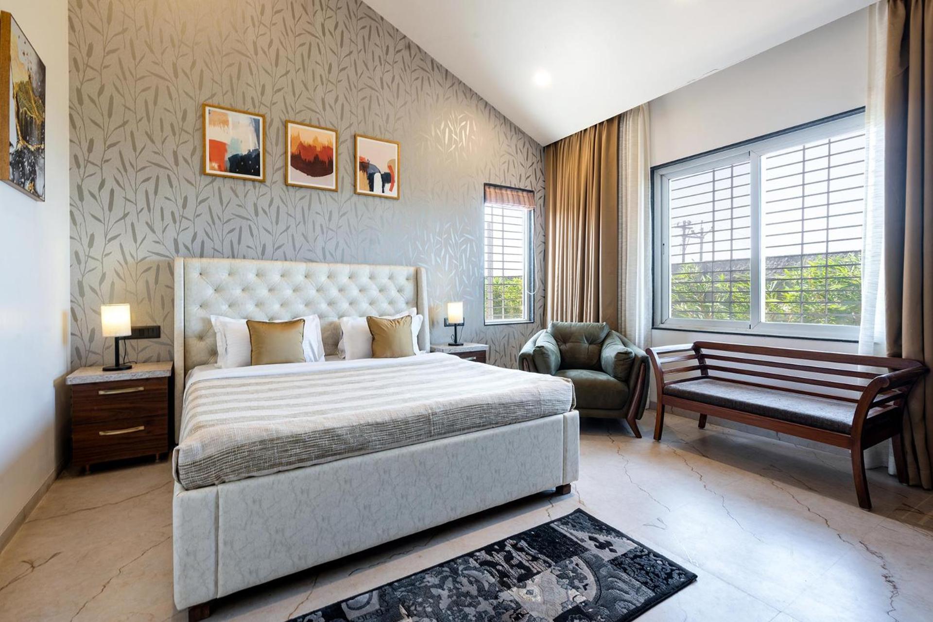 Breezy Whispers by StayVista - Private infinity pool, Stunning mountain views, Spacious swimming pool, Deck & Lawn view 5