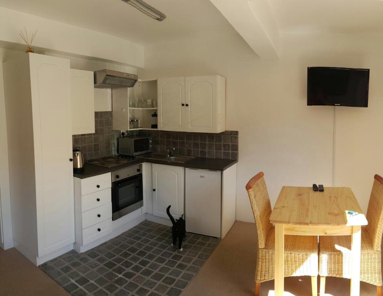 Two Door Cottage view 4