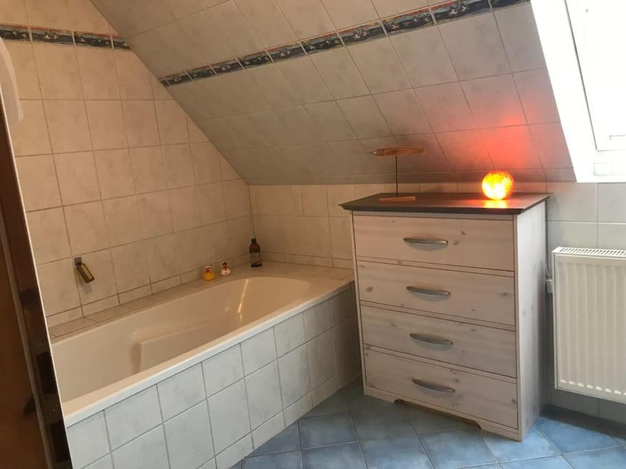 Kösters Huus - Schöne Ferienwohnung mit Balkon