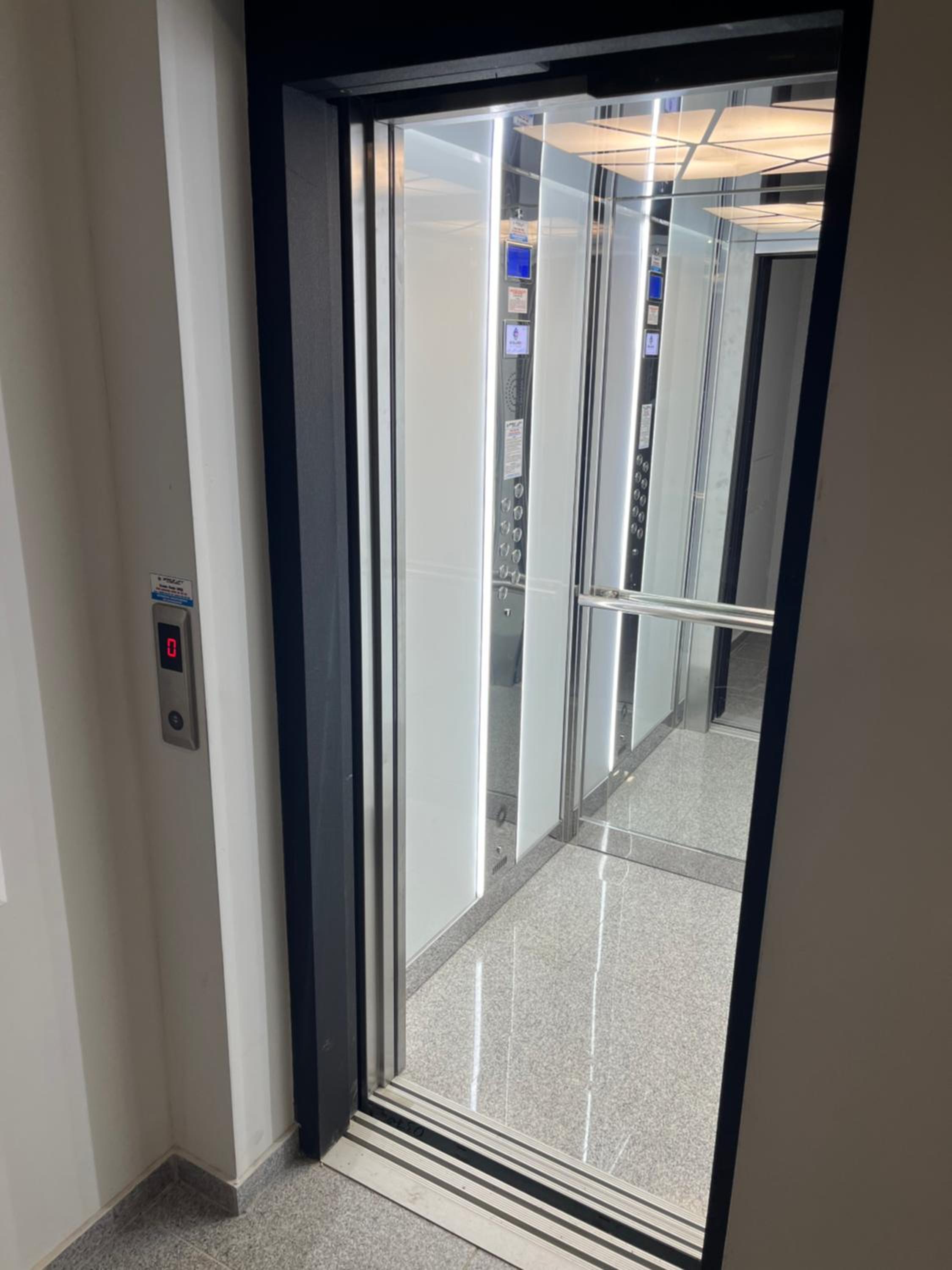 Superb apartment Free Underground Parking
