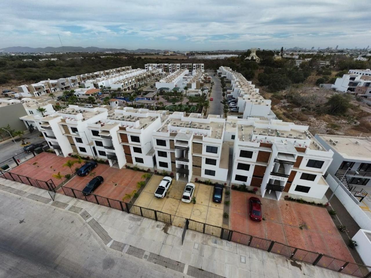Hermoso Departamento nuevo con acceso a Alberca view 2