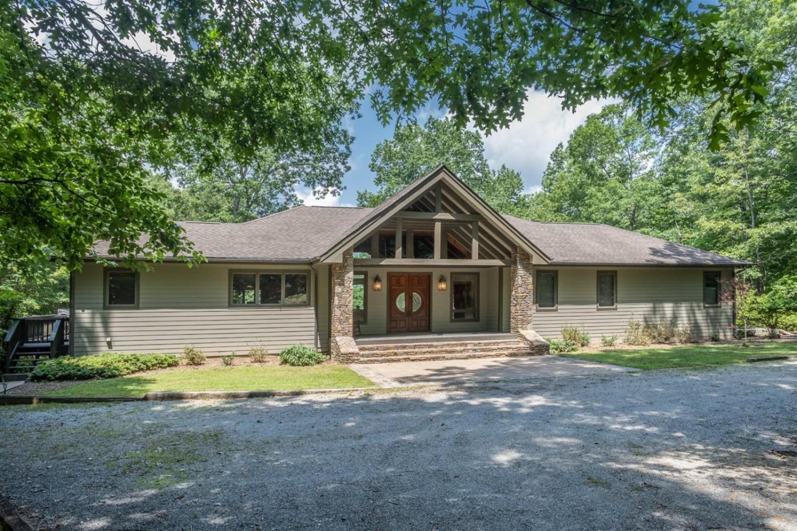 Dupont Mountain Lodge