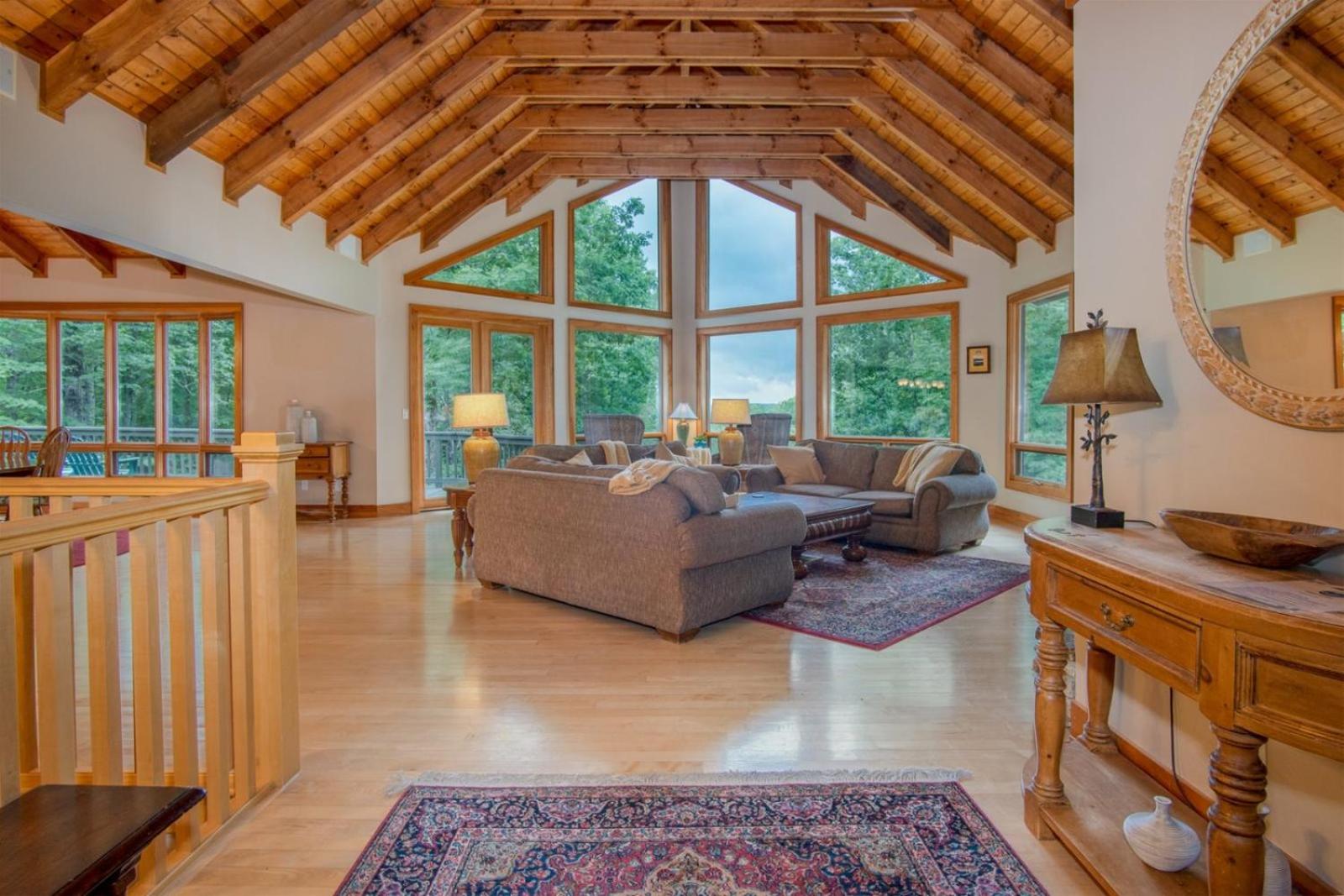 Dupont Mountain Lodge