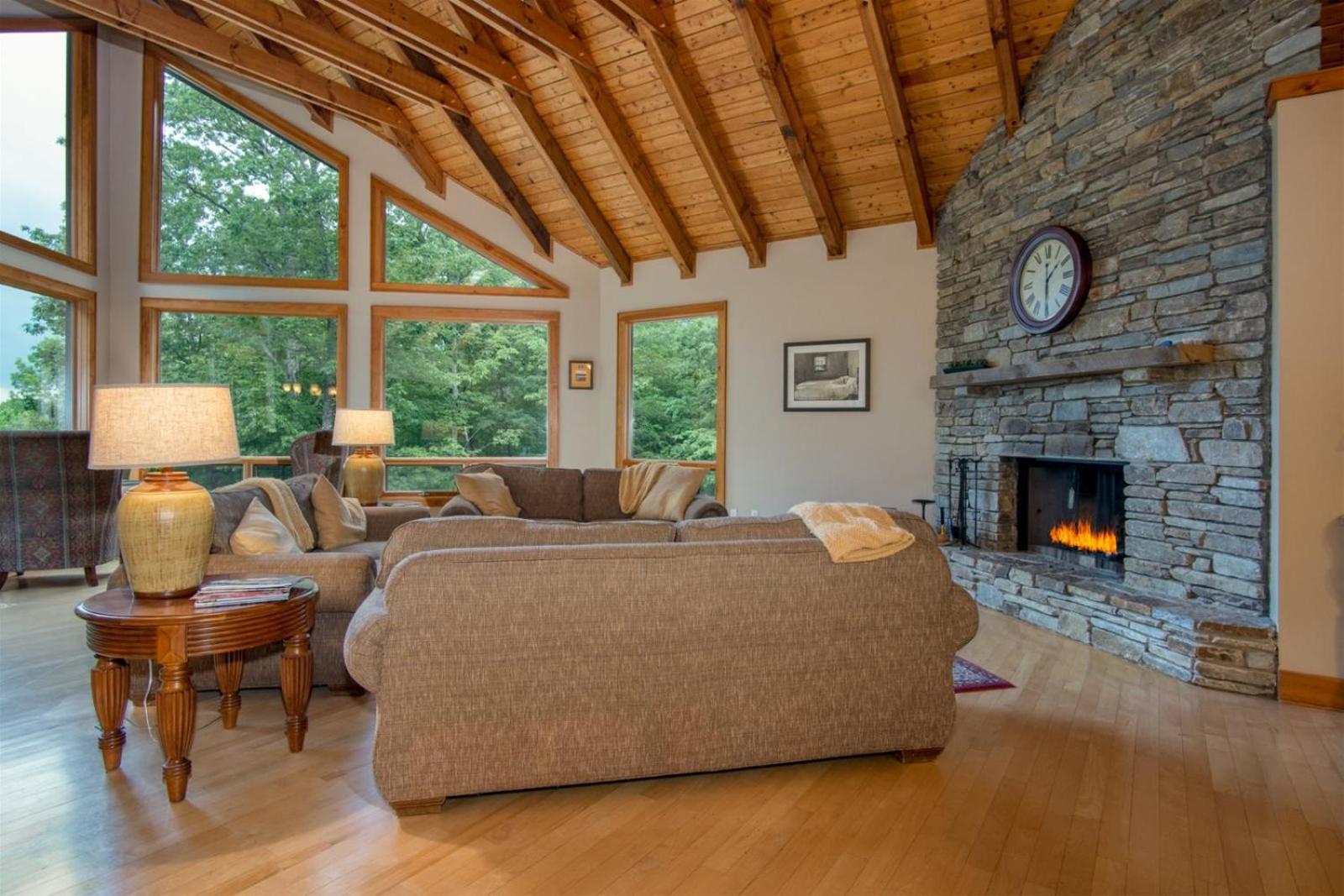 Dupont Mountain Lodge