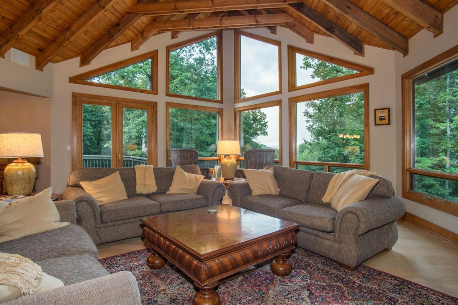 Dupont Mountain Lodge
