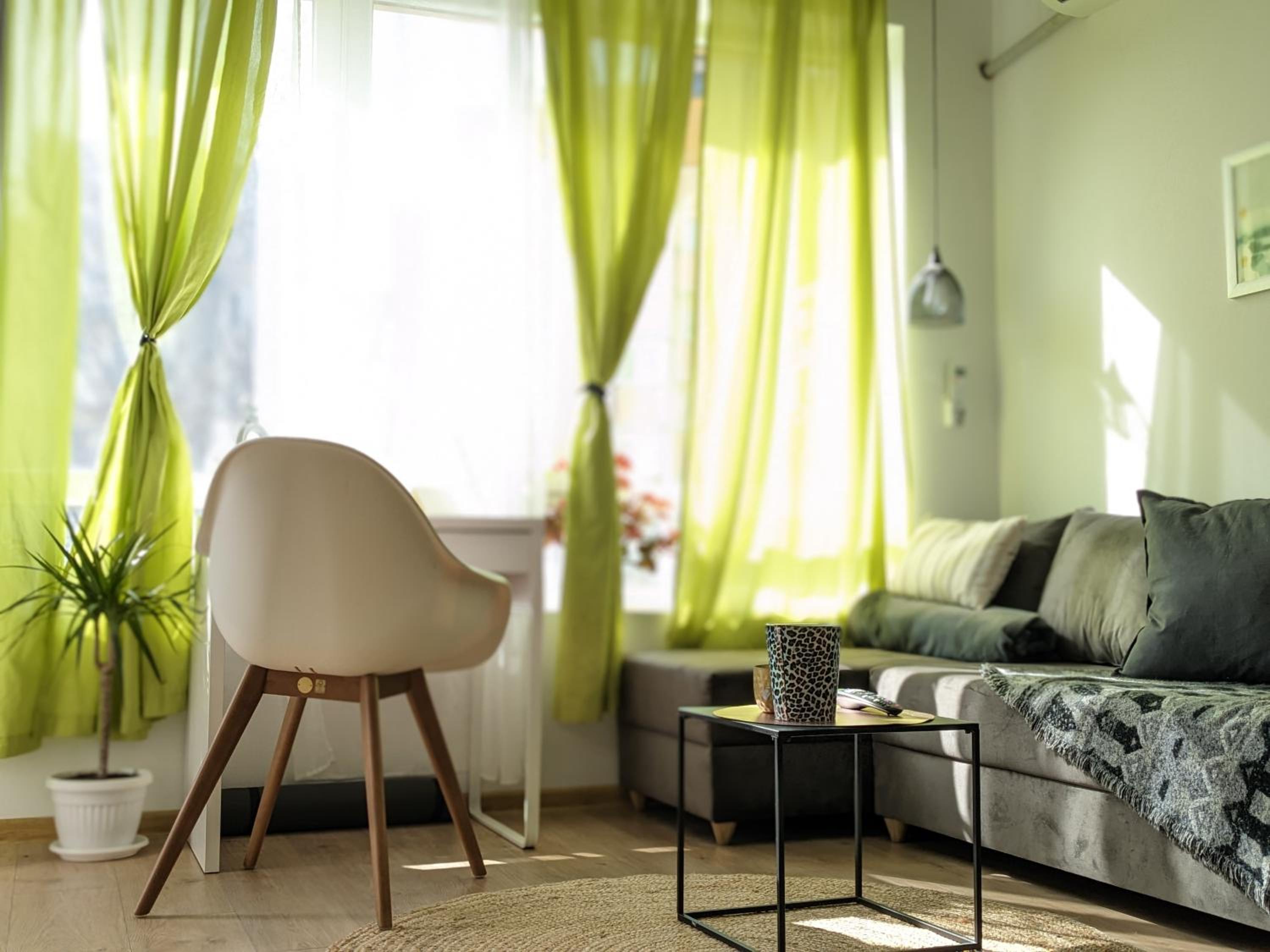 Chill Breeze Apartment
