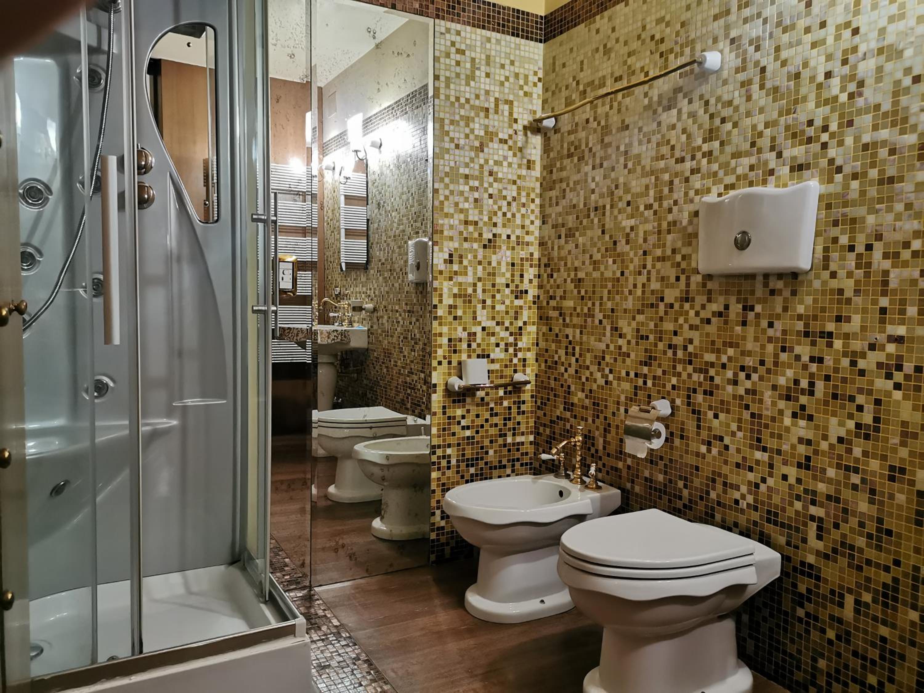 Venice Dose Suite