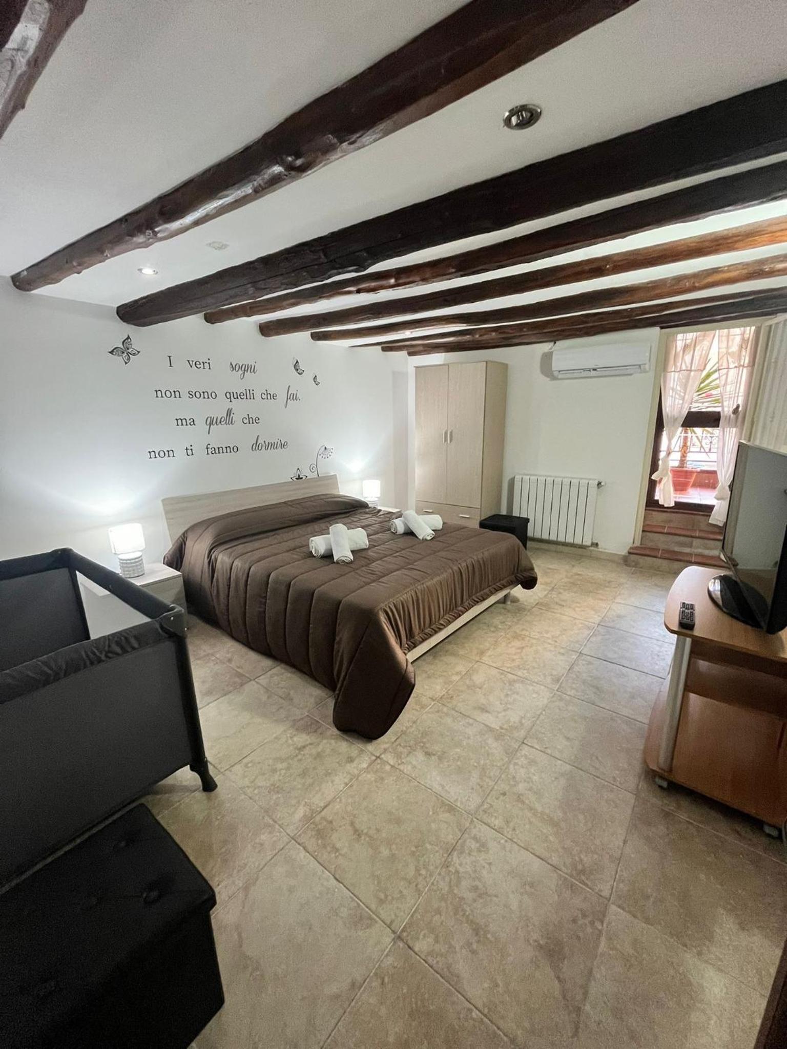 House del Corso en Palermo — hotel room