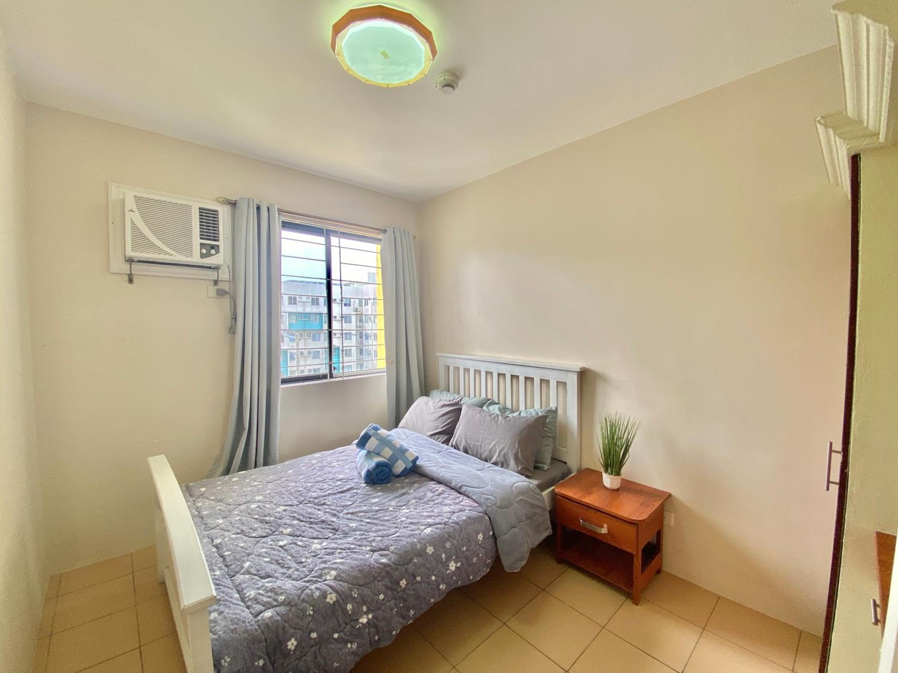 2BR within the heart of the City with WIFI and Netflix view 2