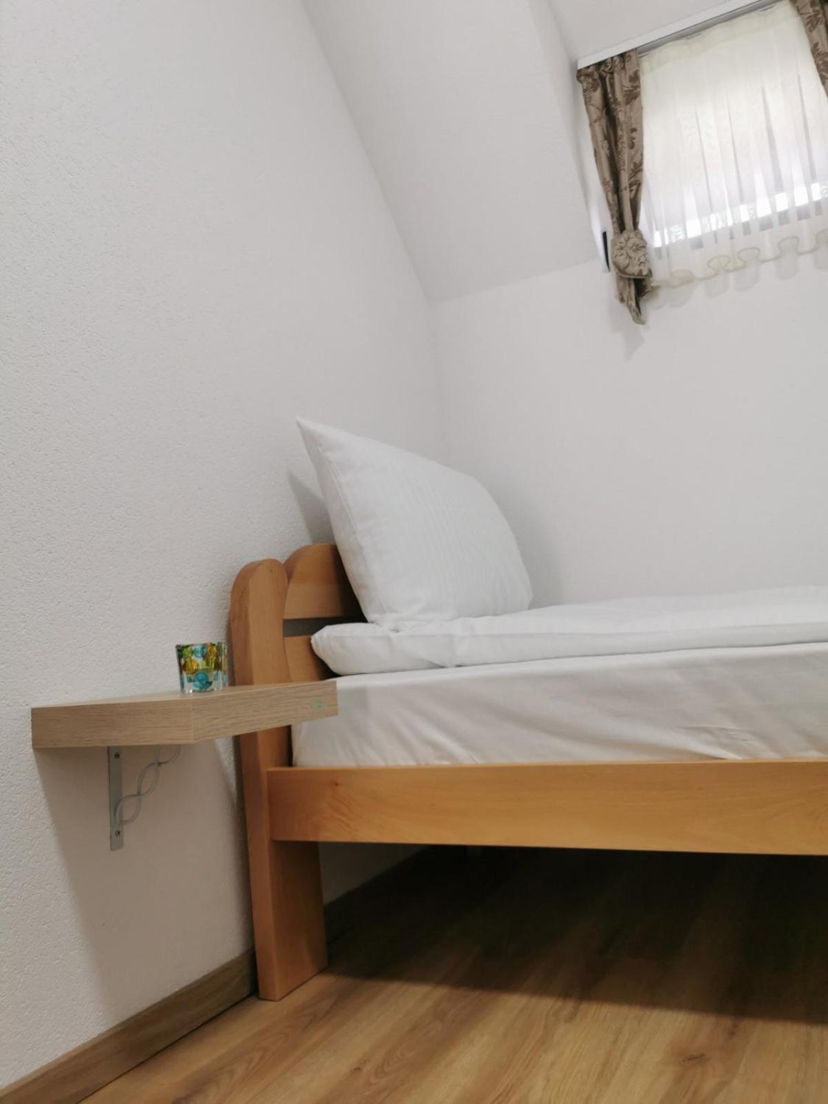 Photo 33
