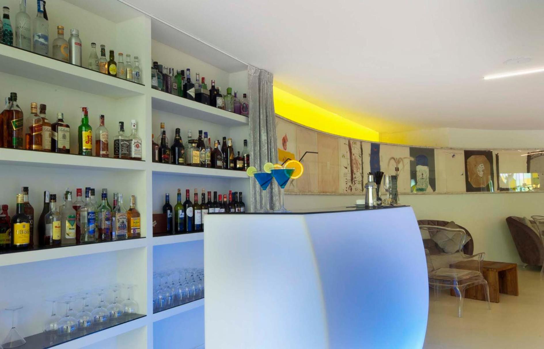 HigueronRentals Casa Flora