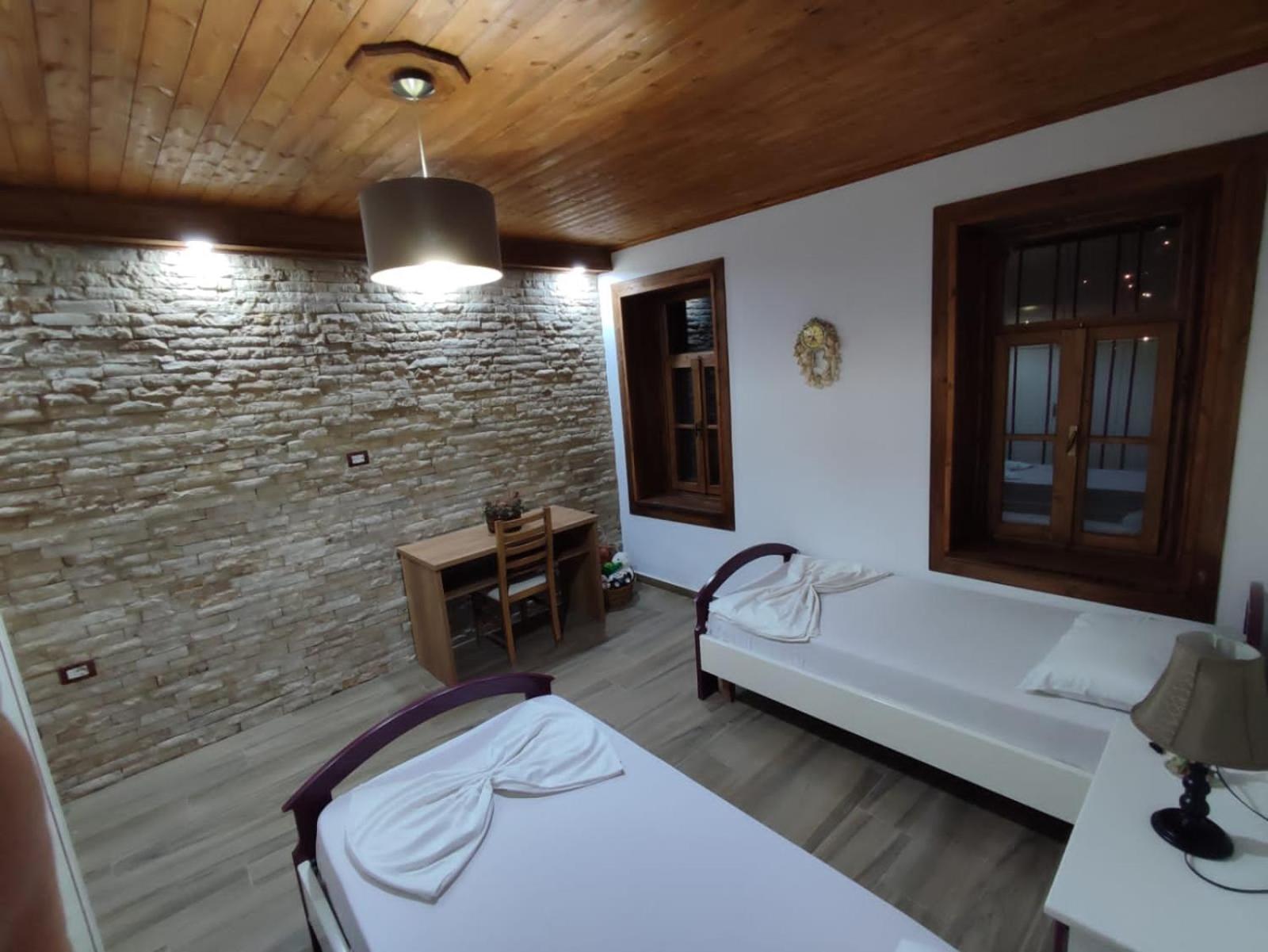 Eni entire guesthouse parking on site