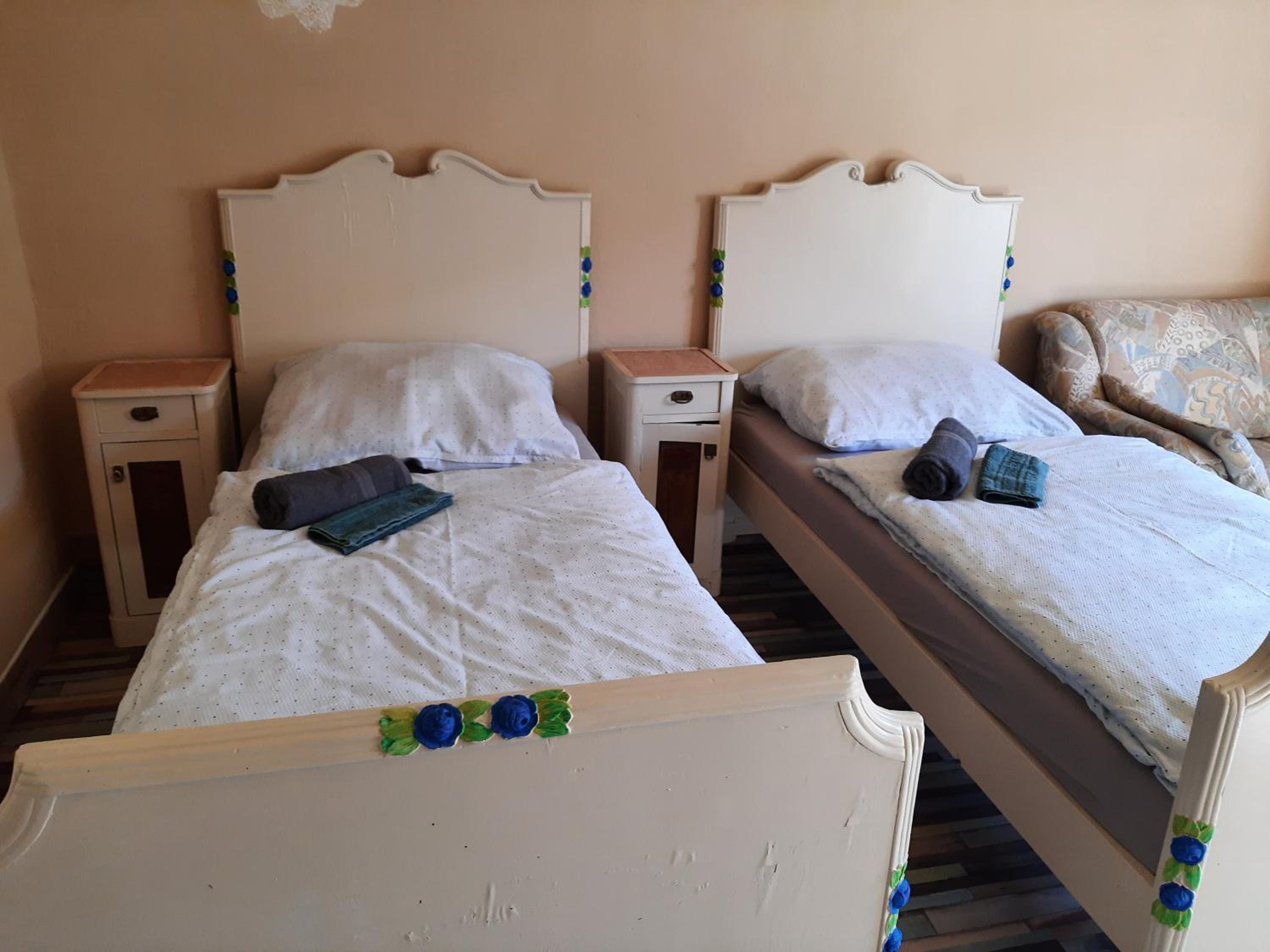 Őrségi Kastélydombi Kistücsök Vendégházak