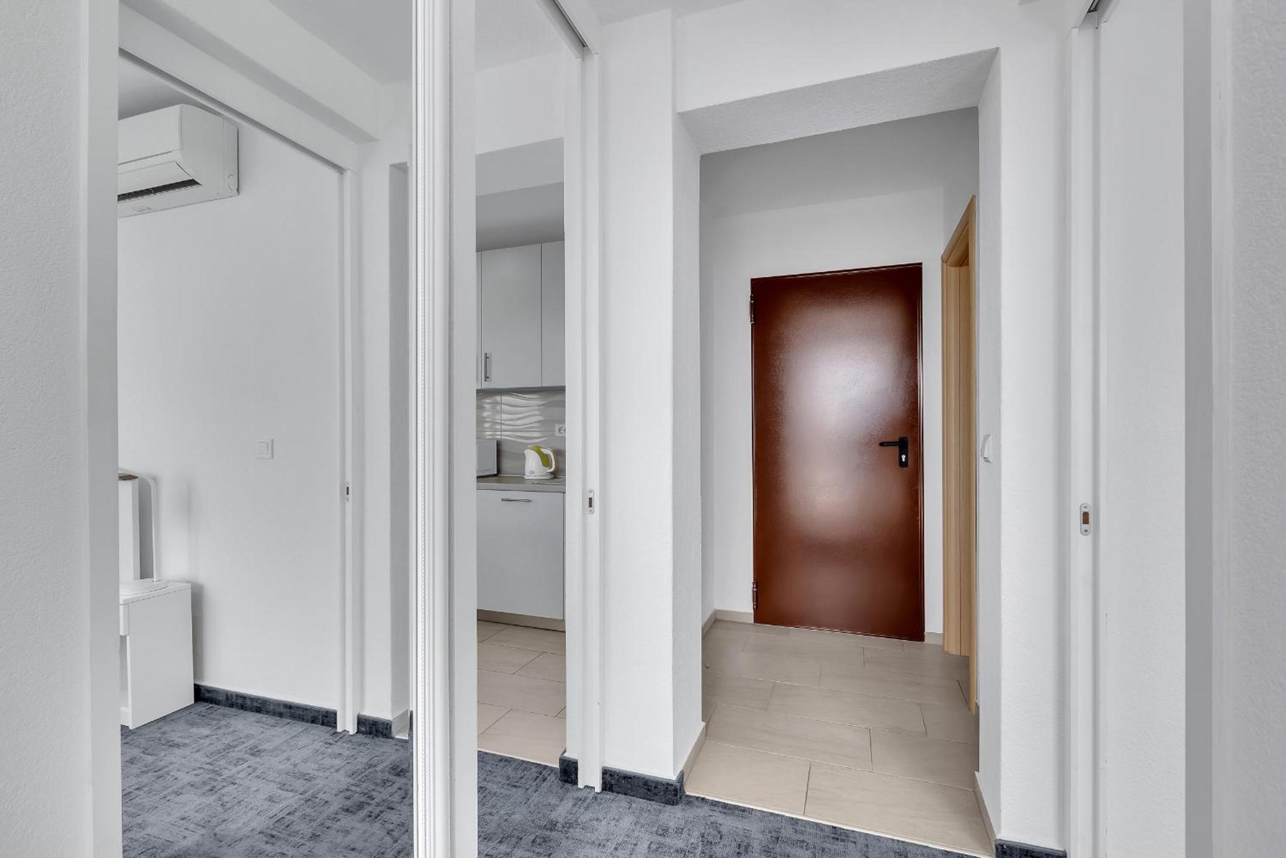 Apartments Lujnovic