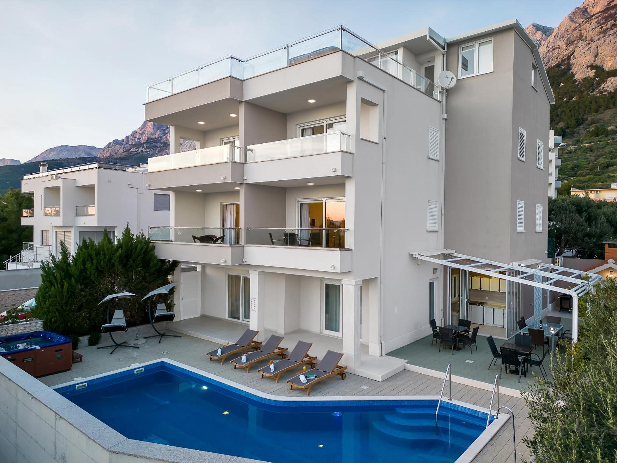 Apartments Lujnovic