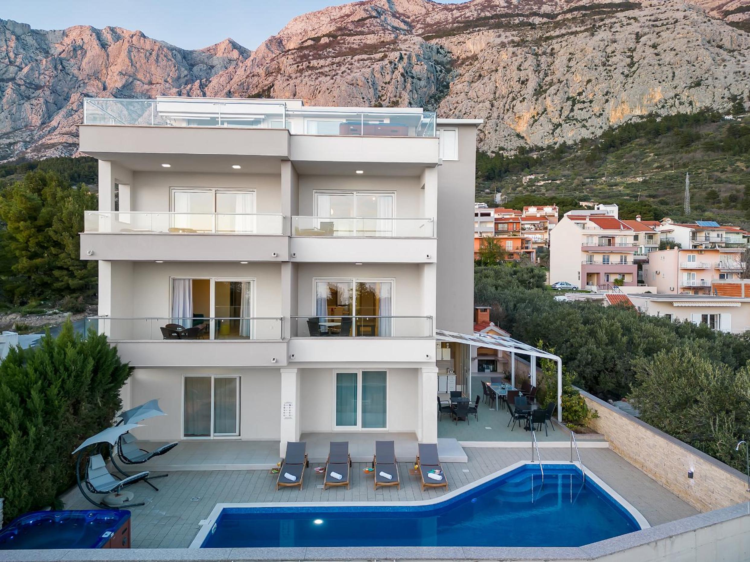 Apartments Lujnovic