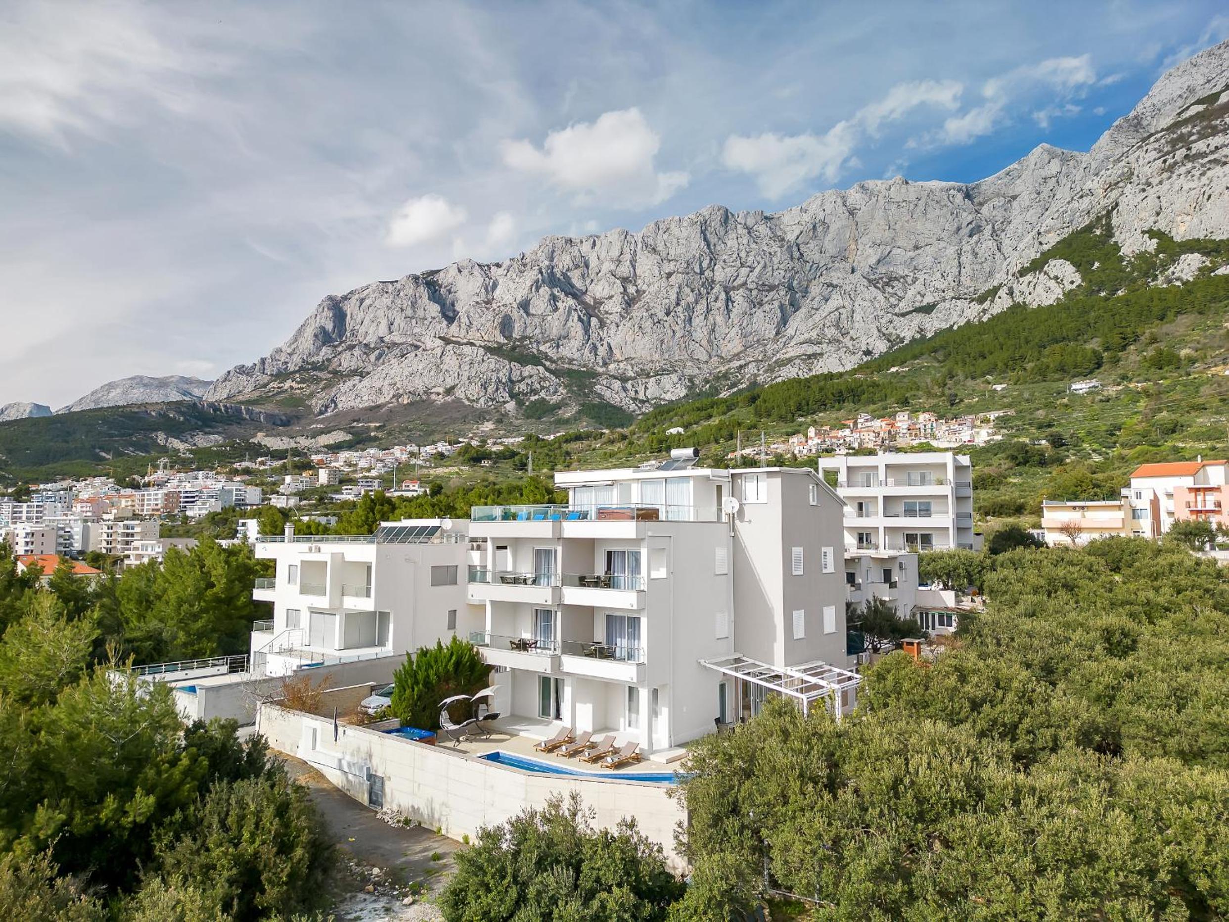 Apartments Lujnovic