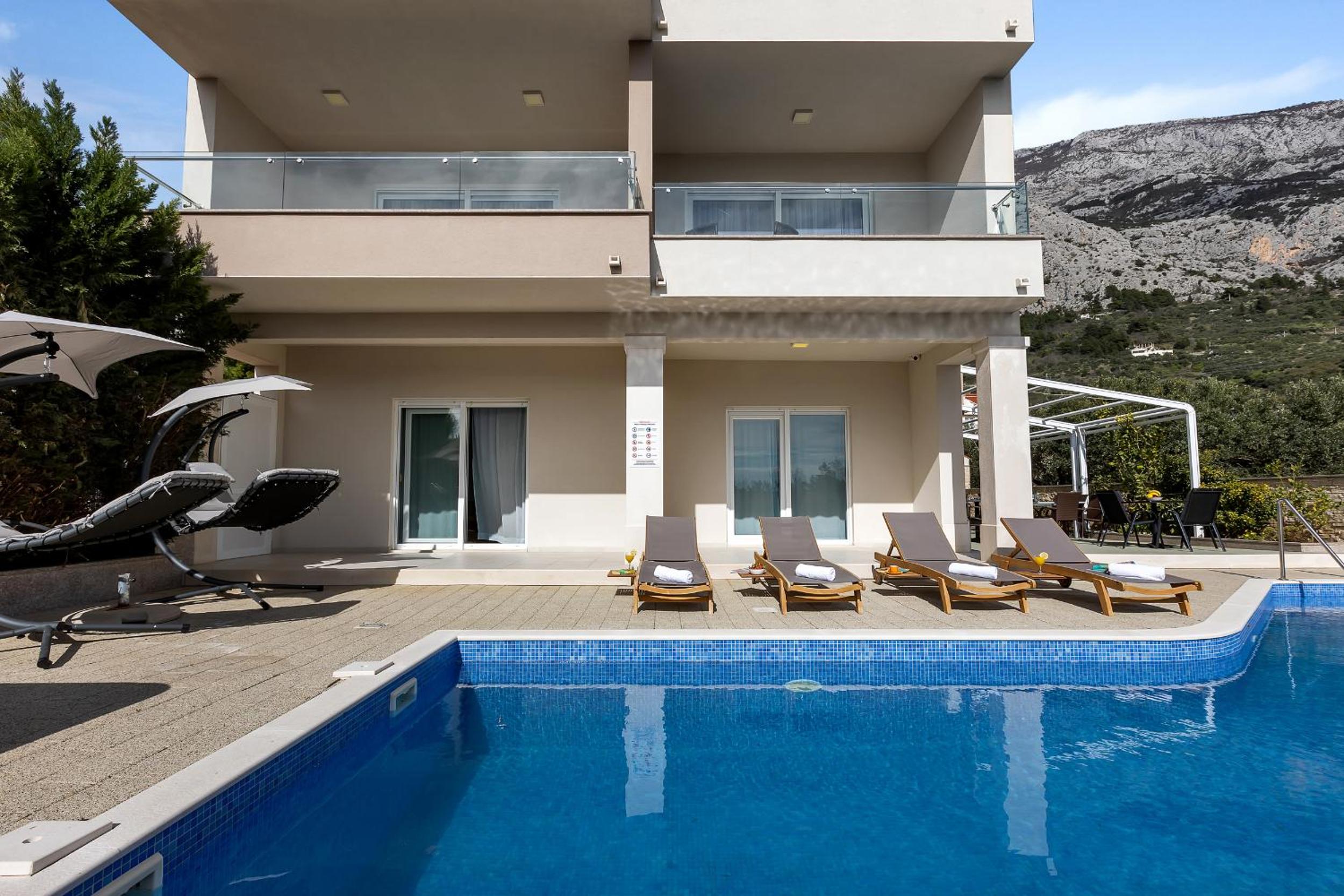Apartments Lujnovic