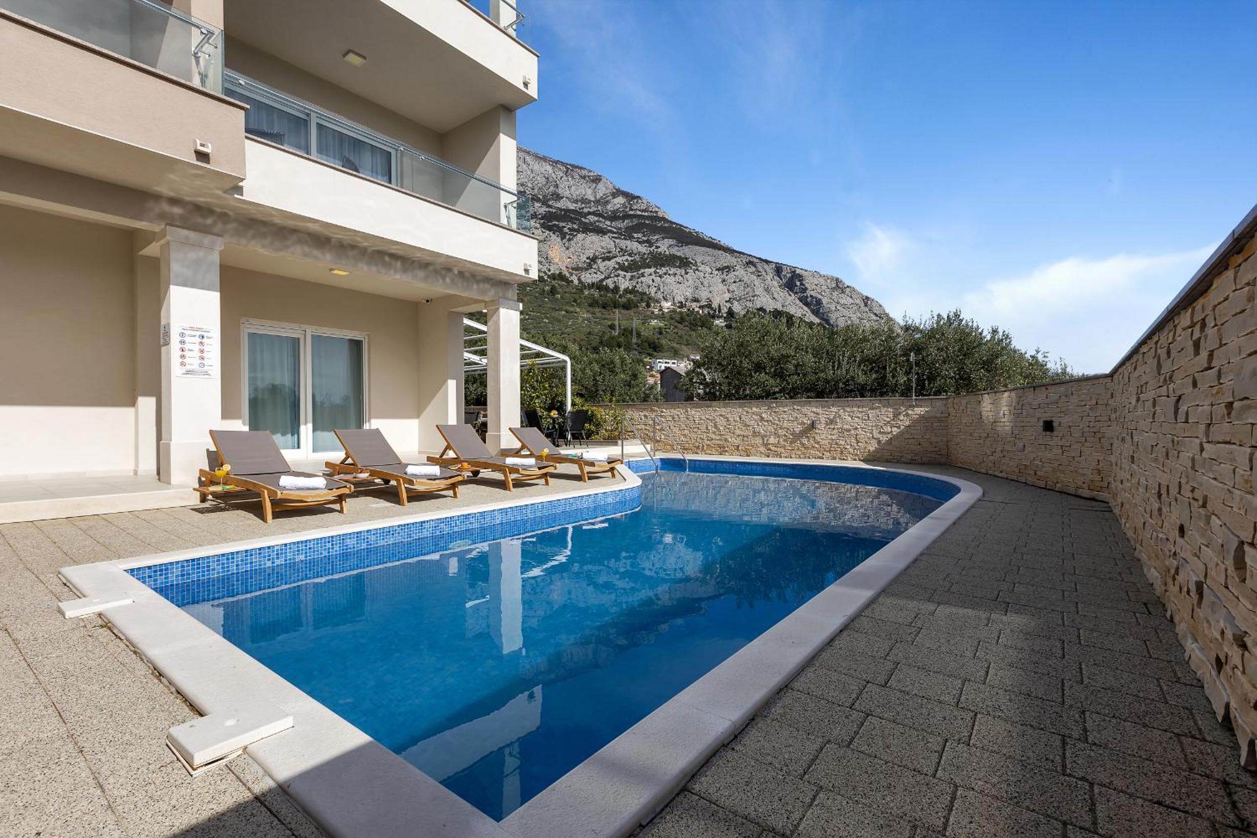 Apartments Lujnovic