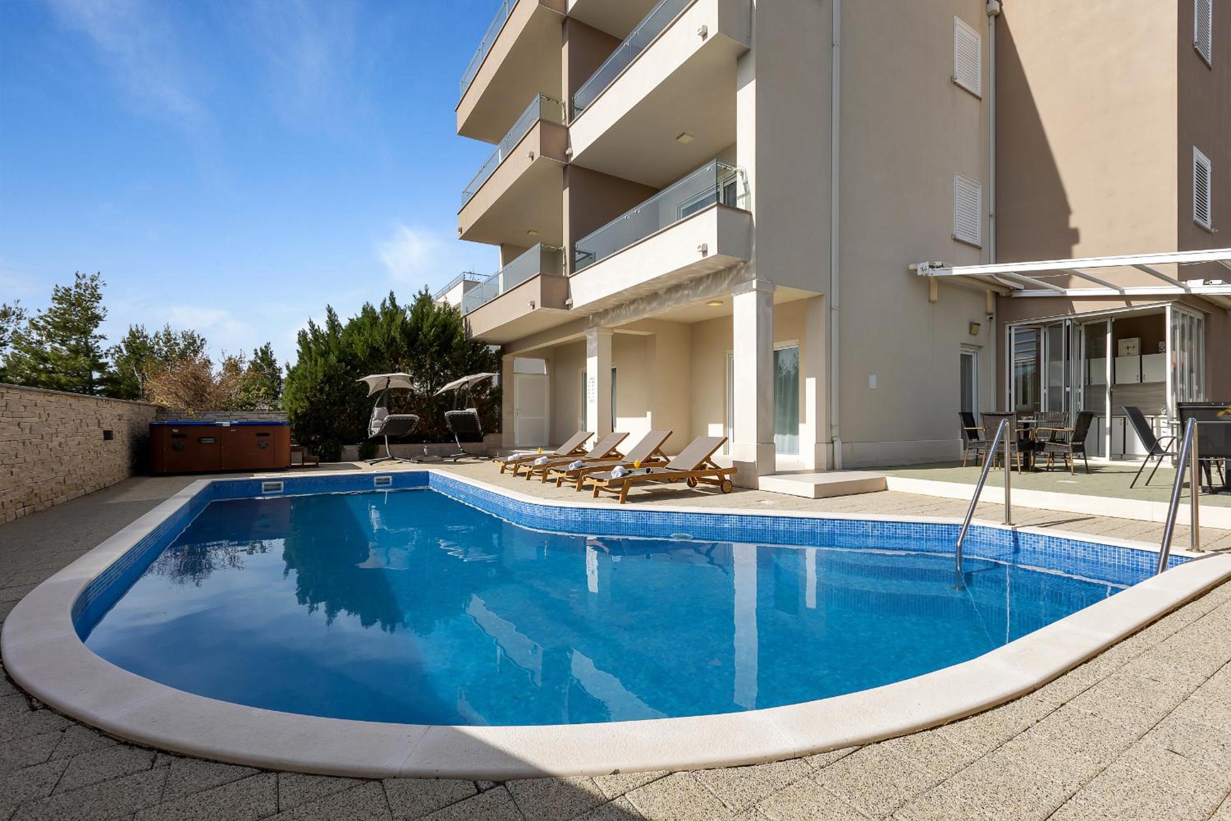 Apartments Lujnovic