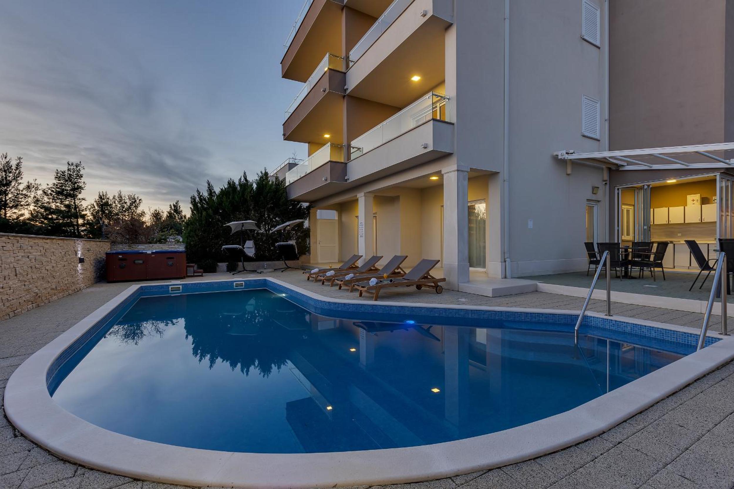 Apartments Lujnovic