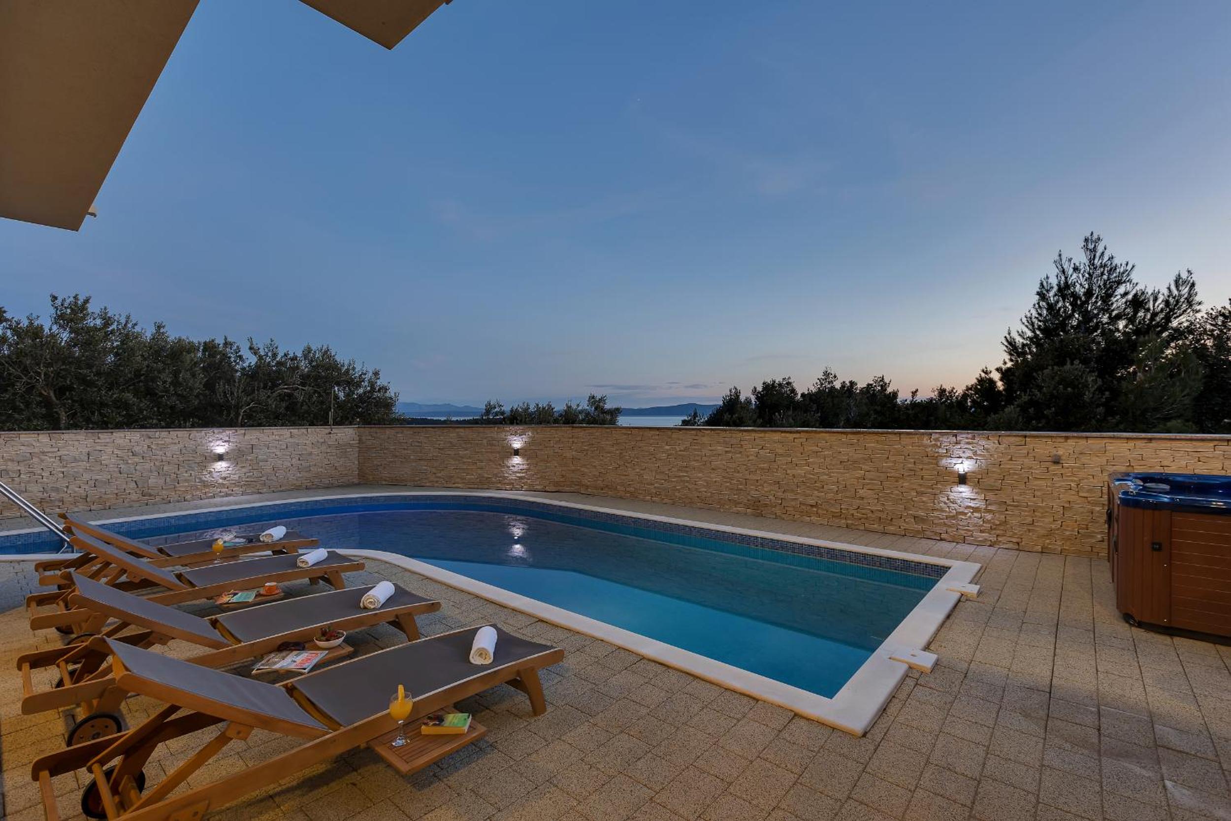 Apartments Lujnovic