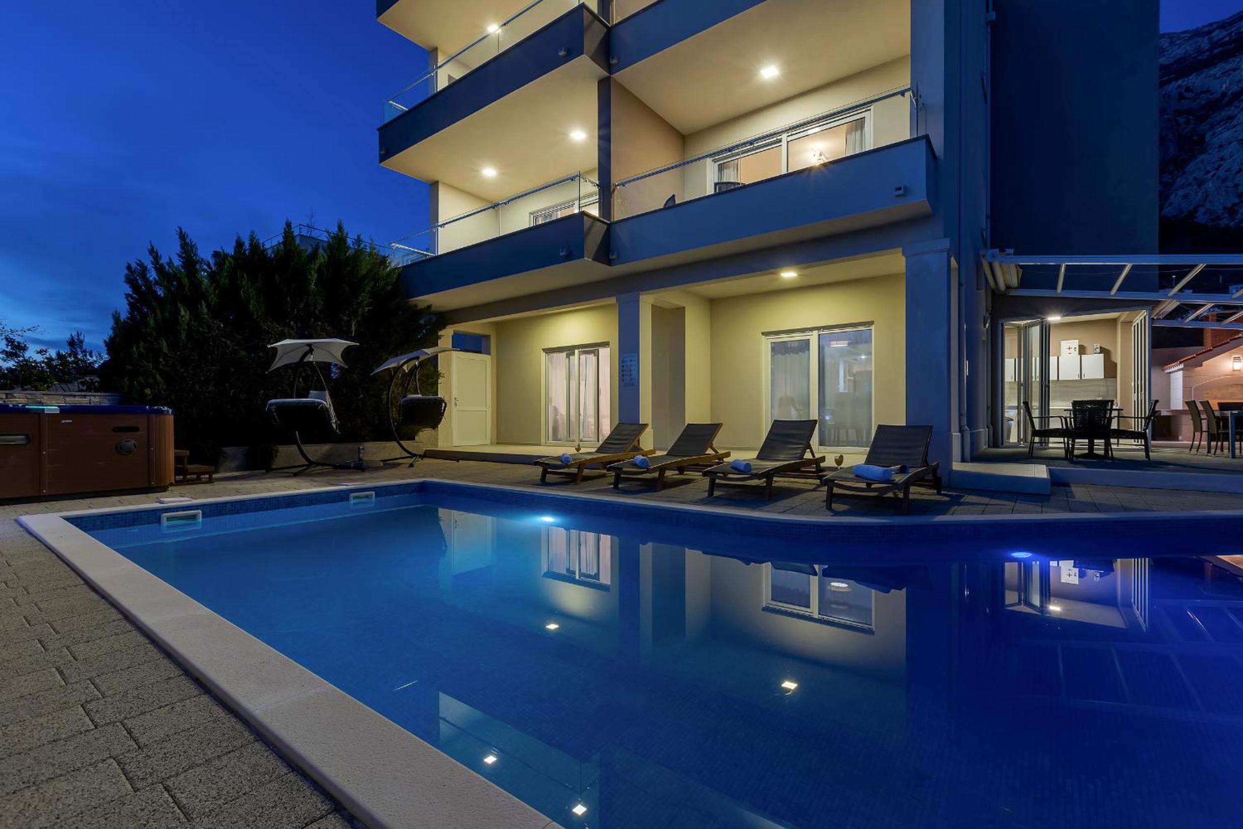 Apartments Lujnovic