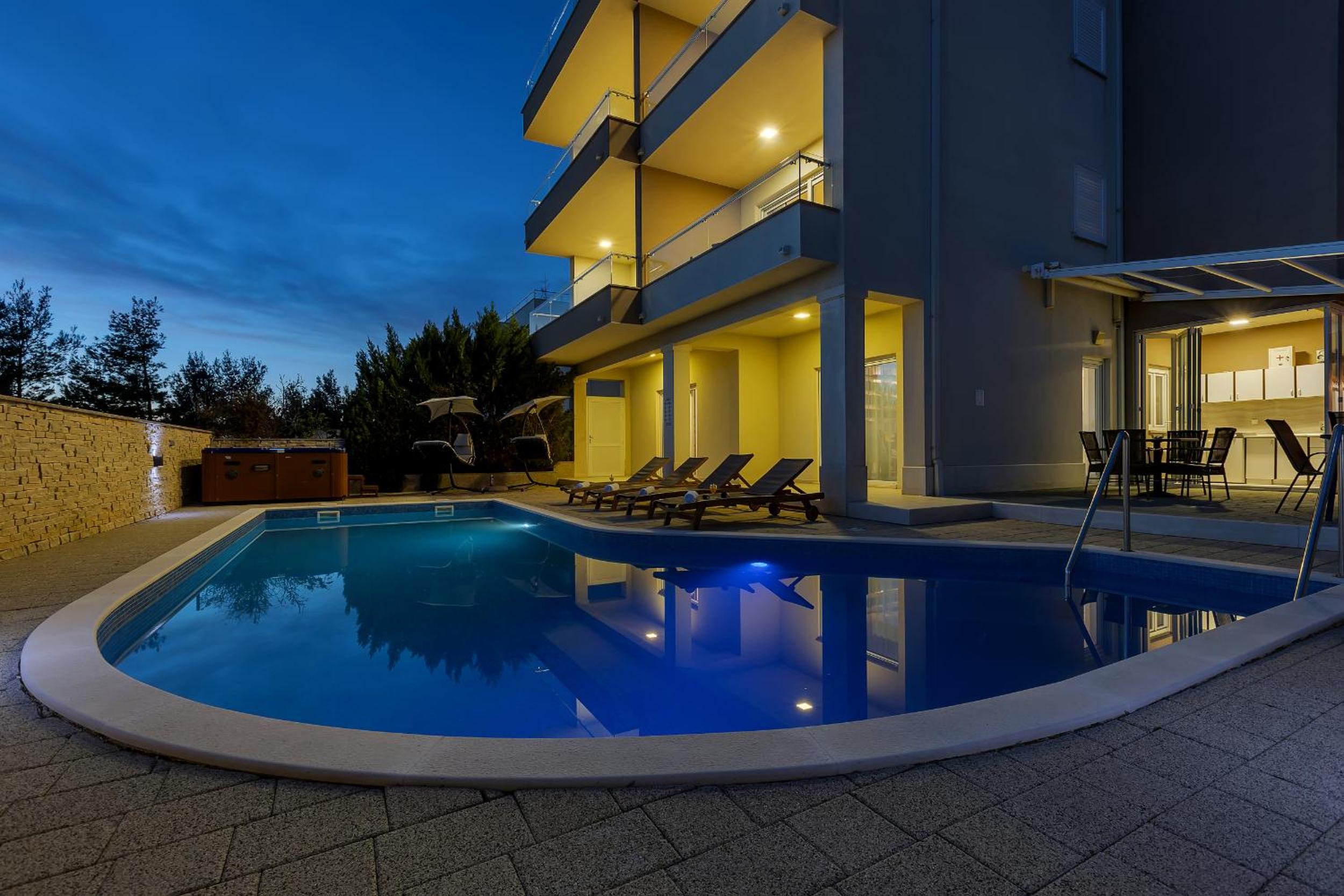 Apartments Lujnovic